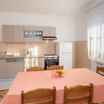 Apartment Brodarica 7 *