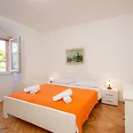 Apartment Brodarica 7