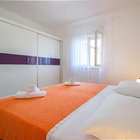 Apartment Apartment Brodarica 7