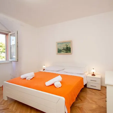 Apartment Brodarica 7