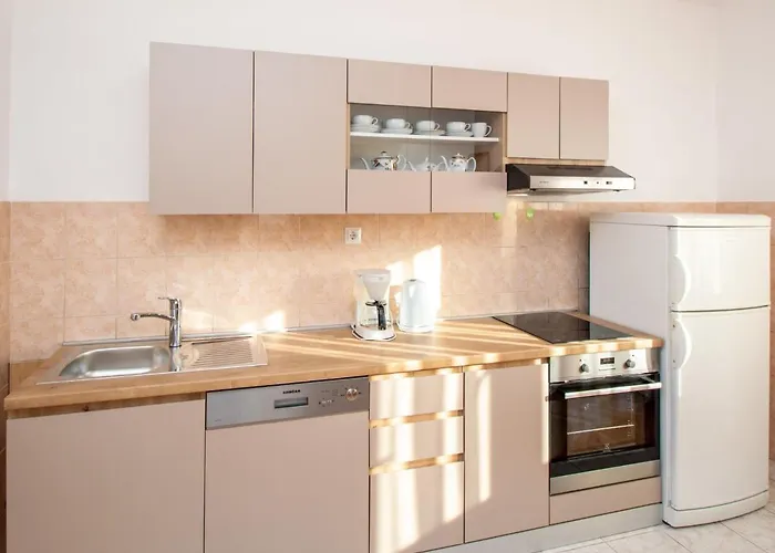 Apartment Brodarica 7