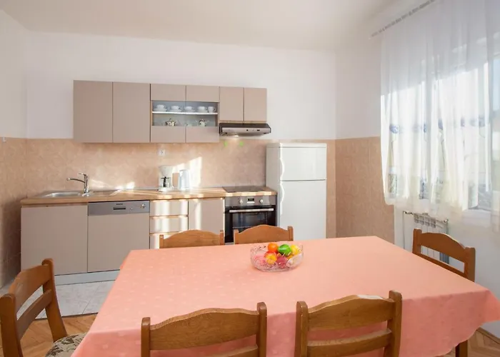Apartment Brodarica 7 *